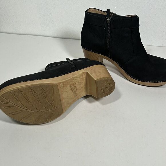 Dansko Autumn Booties Size 37 6.5 7 US Black Nubuck Leather Ankle Buckle Heel - Picture 7 of 10